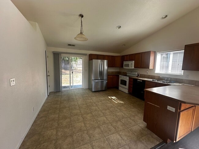 Photo - 3 bedroom 2 bath home in Green