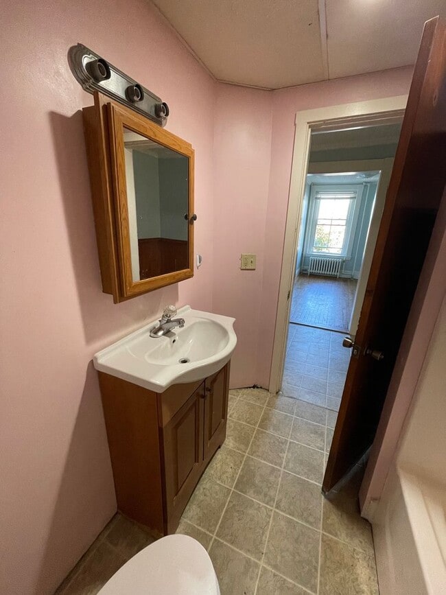 Photo - Studio Room Rentals and 2-Bedroom Units Unit 2B
