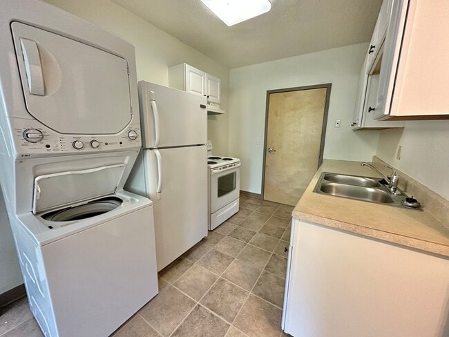 414 Dousman St Unit 3