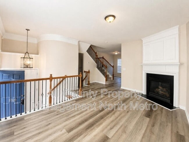 Photo - 1006 Whittington Way