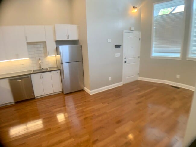 Photo - 227 E Biddle St Unit 1F