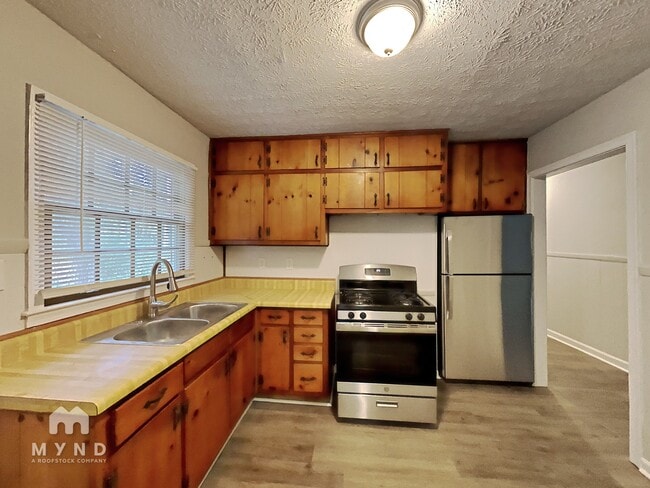 Photo - 425 Stephenson Rd