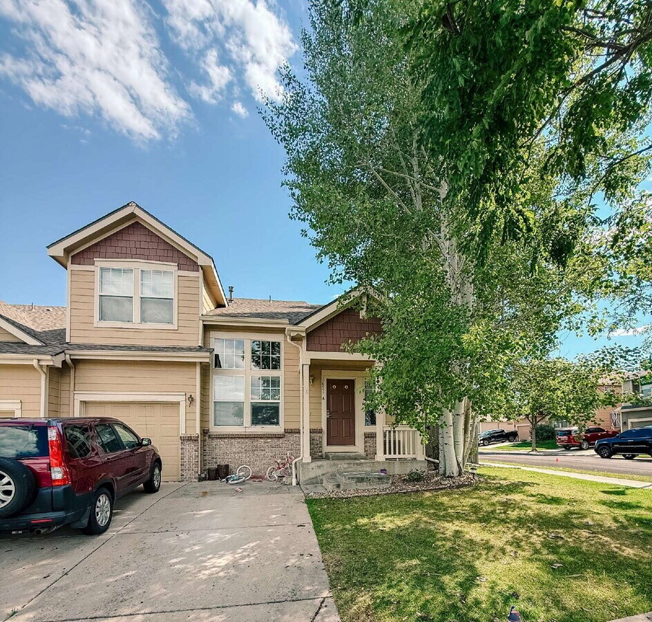 2 bed/ 2 .5 bath duplex in established nei... - 2 bed/ 2 .5 bath duplex in established nei... Apartment Unit A