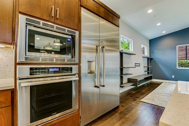 Photo - 2109 W 12th St