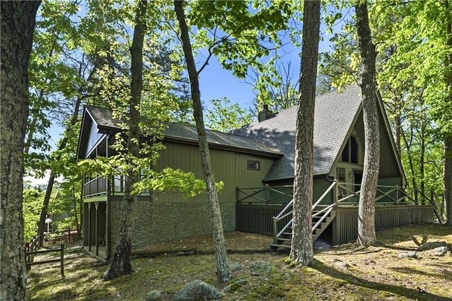 Photo - 114 Cherokee Dr S