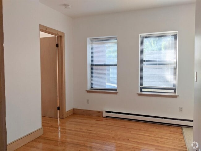 Building Photo - 42 Ivaloo St Unit 2 Rental