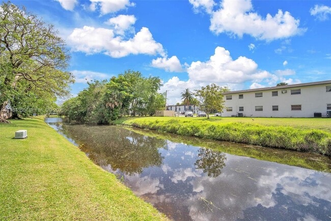 Photo - 7344 SW 8th Ct Unit 2