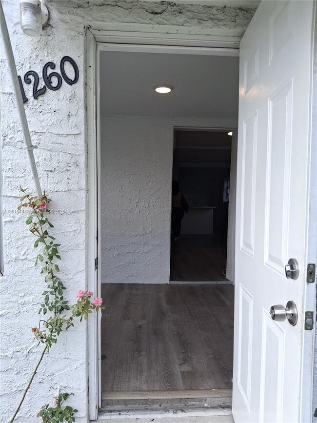 Building Photo - 1260 NW 45th St Rental