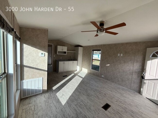 Photo - 3000 John Harden Dr