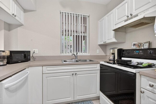 Photo - 6890 W Sample Rd Unit 6890