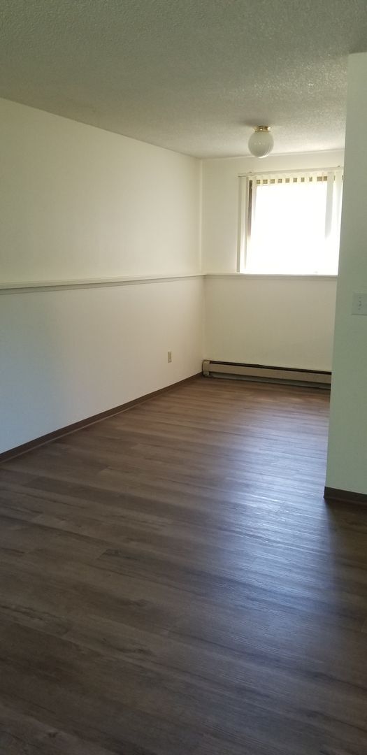 Photo - 345 NW Thomas St Unidad B