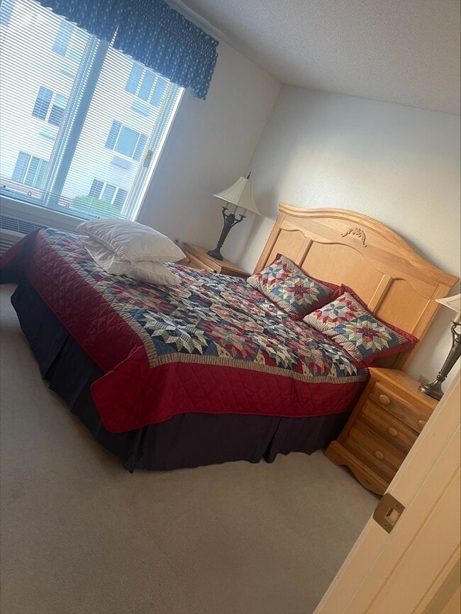 Photo - One bedroom one bathroom unit in Highland ...