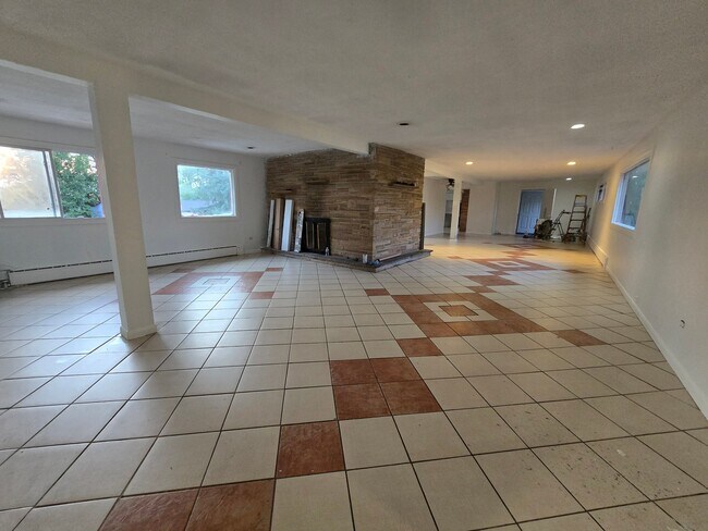 41192 N Green Bay Rd Unit Main