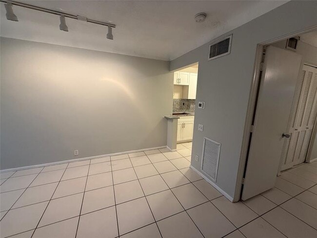Photo - 4009 NE 21st Ave Unit 11