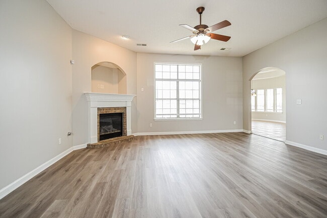 Photo - 7568 Espie Cove