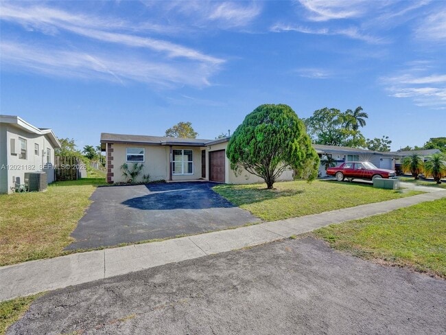 Building Photo - 8550 NW 27th Pl