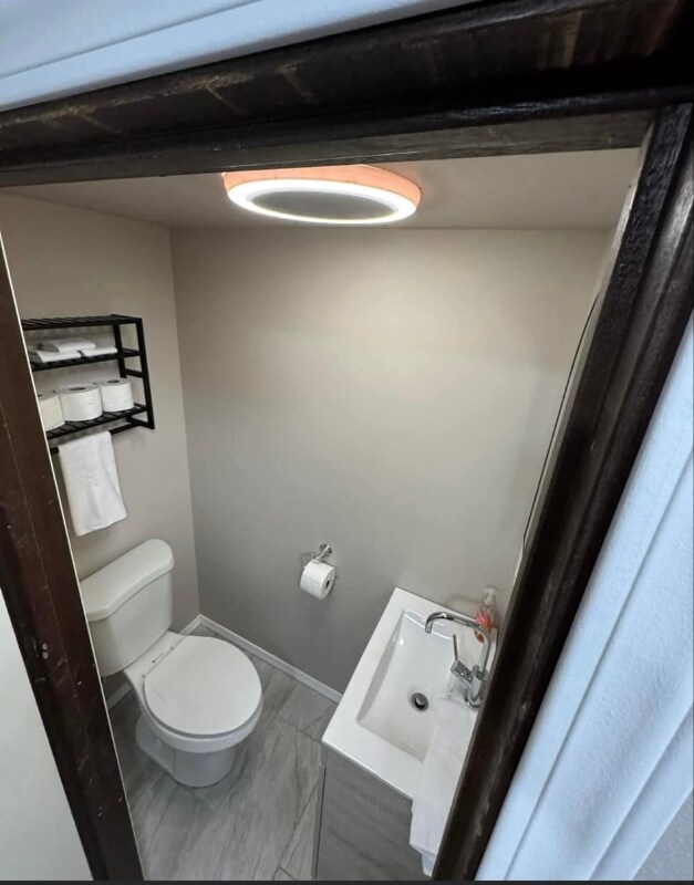 Photo - 308 W 6th St Unidad 1