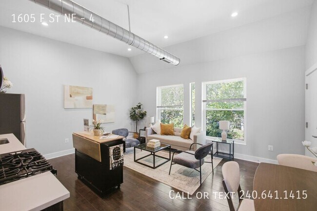 Photo - 1605 F St NE