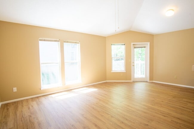 Photo - 236 SW Meade St Unit 236-04