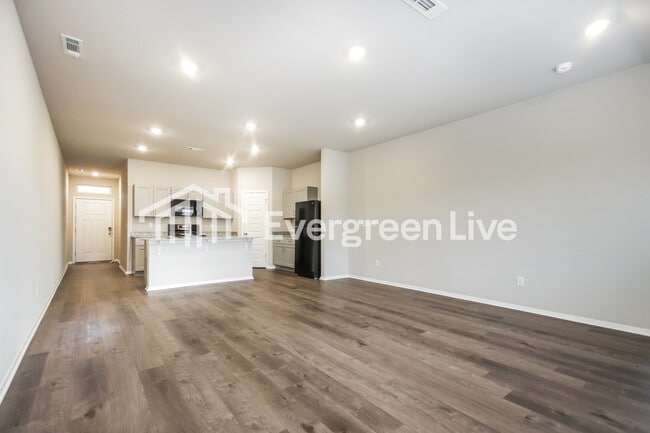 Photo - 6613 NW Kathleen St