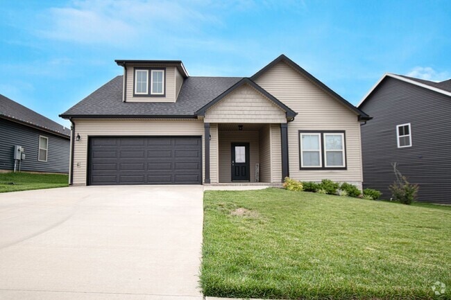 Building Photo - Pet Friendly in Eagle's Bluff! Rental