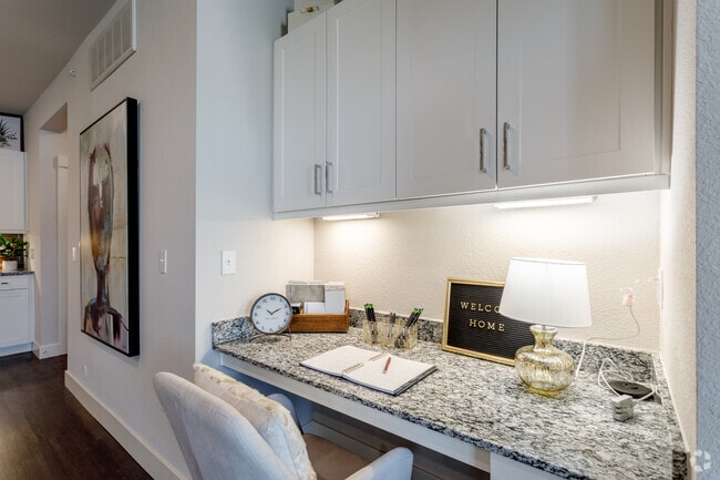 1BR, 1BA - 874 SF