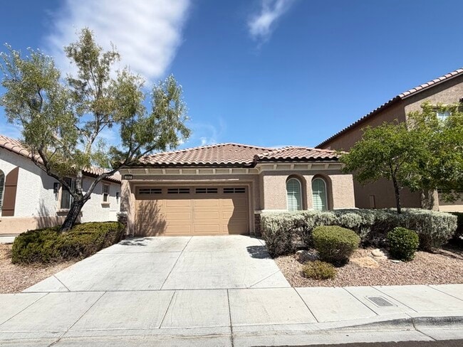 Building Photo - Carry Over Showing: This property has been shown before and will be rented to the first most qual...