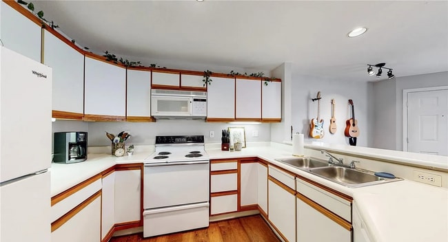 Photo - "Charming 1-Bedroom Condo with Mountain Views & Pool in Prime Boulder Location!" Unidad 217