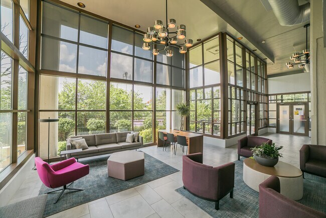 Locust Point Lobby - 2429 Locust St Unit 618
