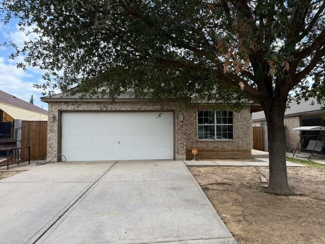 Building Photo - 613 Cuervo Dr Rental