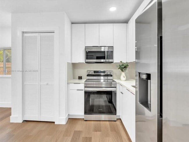 Photo - 3 bedroom in Miami FL 33162