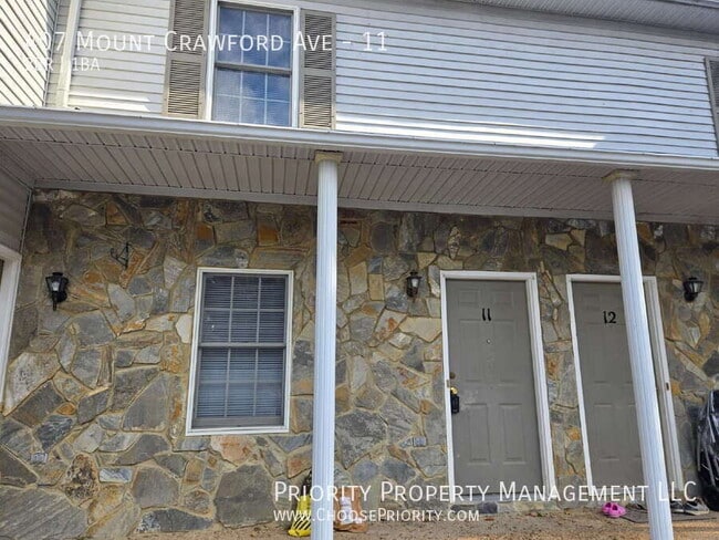 Photo - 407 Mt Crawford Ave
