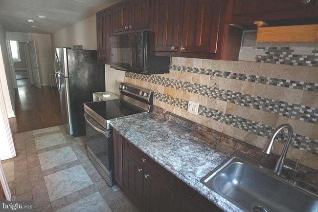 Photo - 804 Cathedral St Unit 7