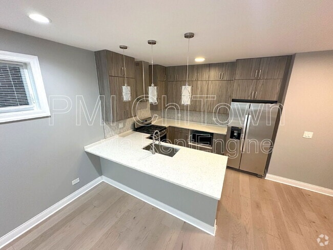 Building Photo - 4952 S Michigan Ave Rental