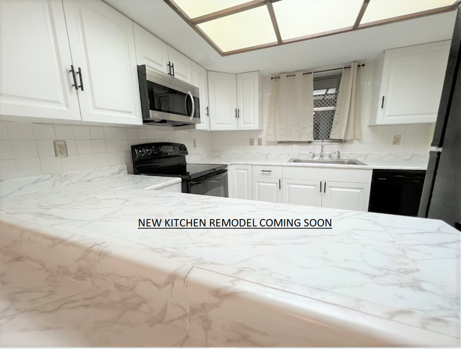 Kitchen Remodel Coming Soon - 152 Douglas Rd W Townhome