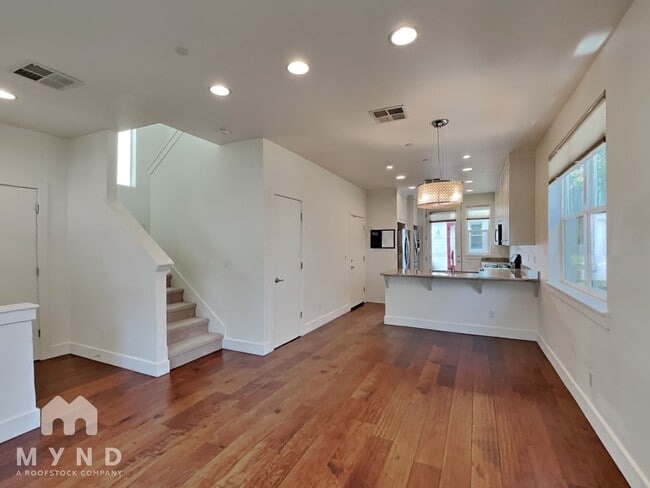 Photo - 2517 Rice Alley