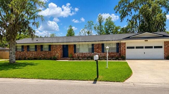 Photo - 2860 Cedarcrest Dr