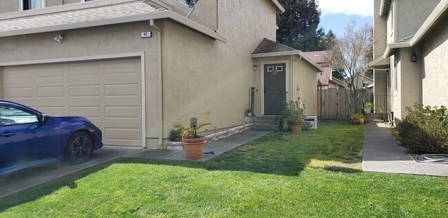 Photo - Excellent 3 Bed/2.5 Bath Mountain Shadows ...