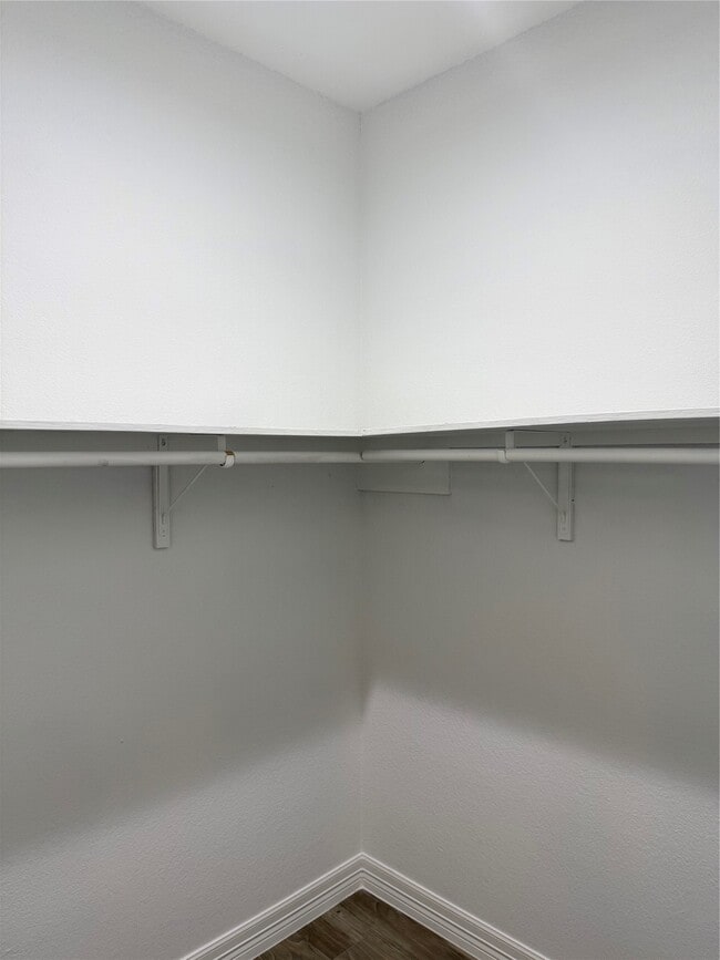 Building Photo - 716 Kolb Rd Unit 204