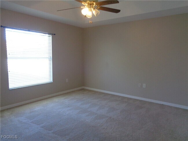 Building Photo - 2716 SW 12th Pl