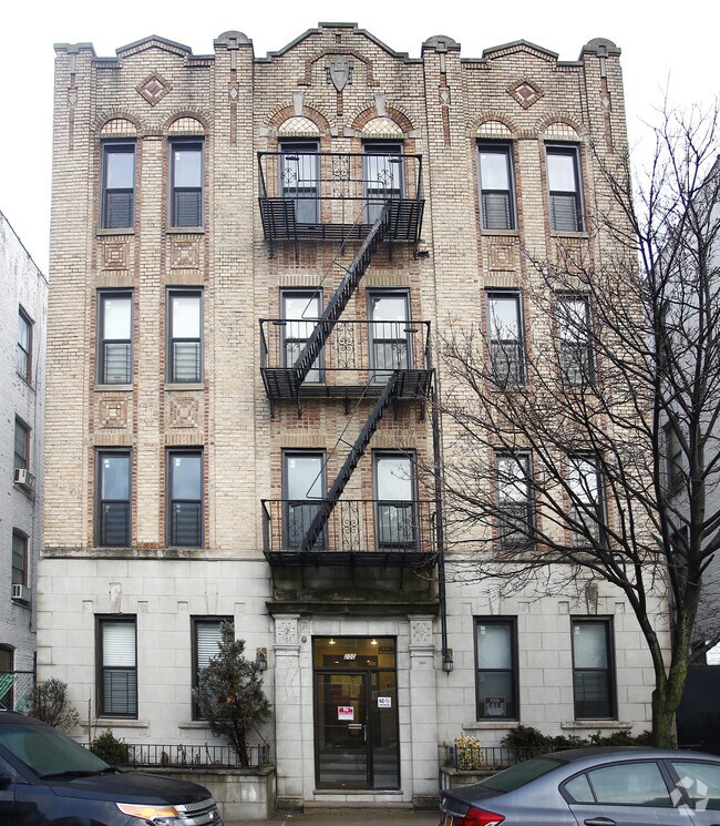 Photo - Landau Apartments