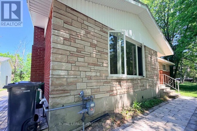 Photo - 6330 Rothbourne Rd