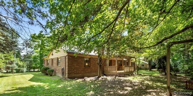 Photo - 23095 Beck Rd