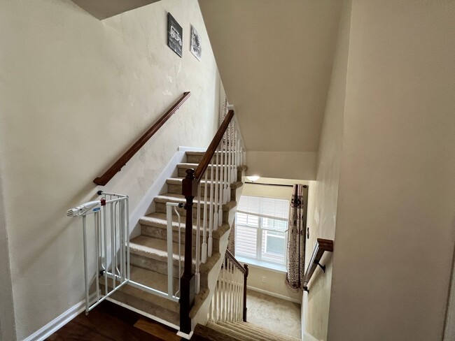 3 bedroom home in sought after Whitaker Pl... - 3 bedroom home in sought after Whitaker Pl...