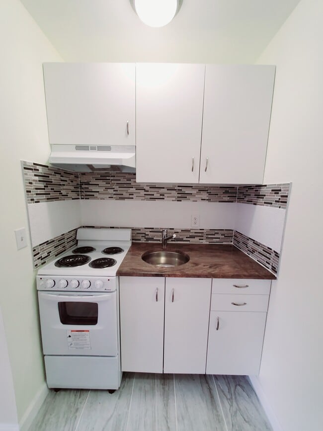 Building Photo - 40 Hoyt St Unit 4