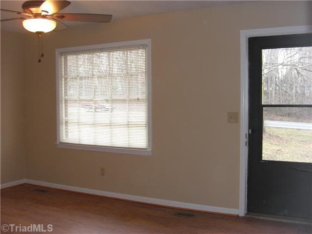 Photo - 3 Bed 1.5 Bath w/ 1 car Garage