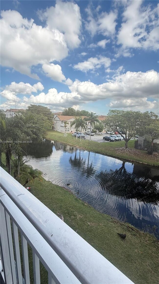 Building Photo - 9375 Fontainebleau Blvd Unit L304