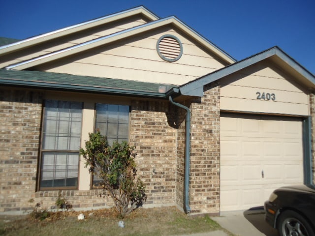 Photo - 2403 Hemlock Dr
