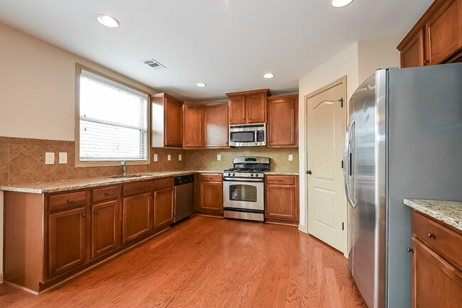 Photo - 3065 Hampton Bay Cove NE