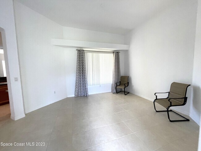 Photo - 1896 Windbrook Dr